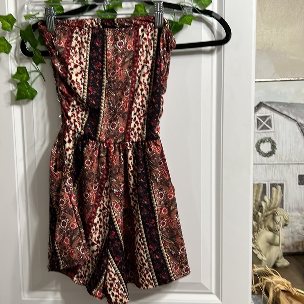 Bohemian Sleeveless Romper w/ pockets - Picture 5 of 6